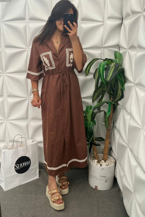Robe longue chemise avec broderie élégante